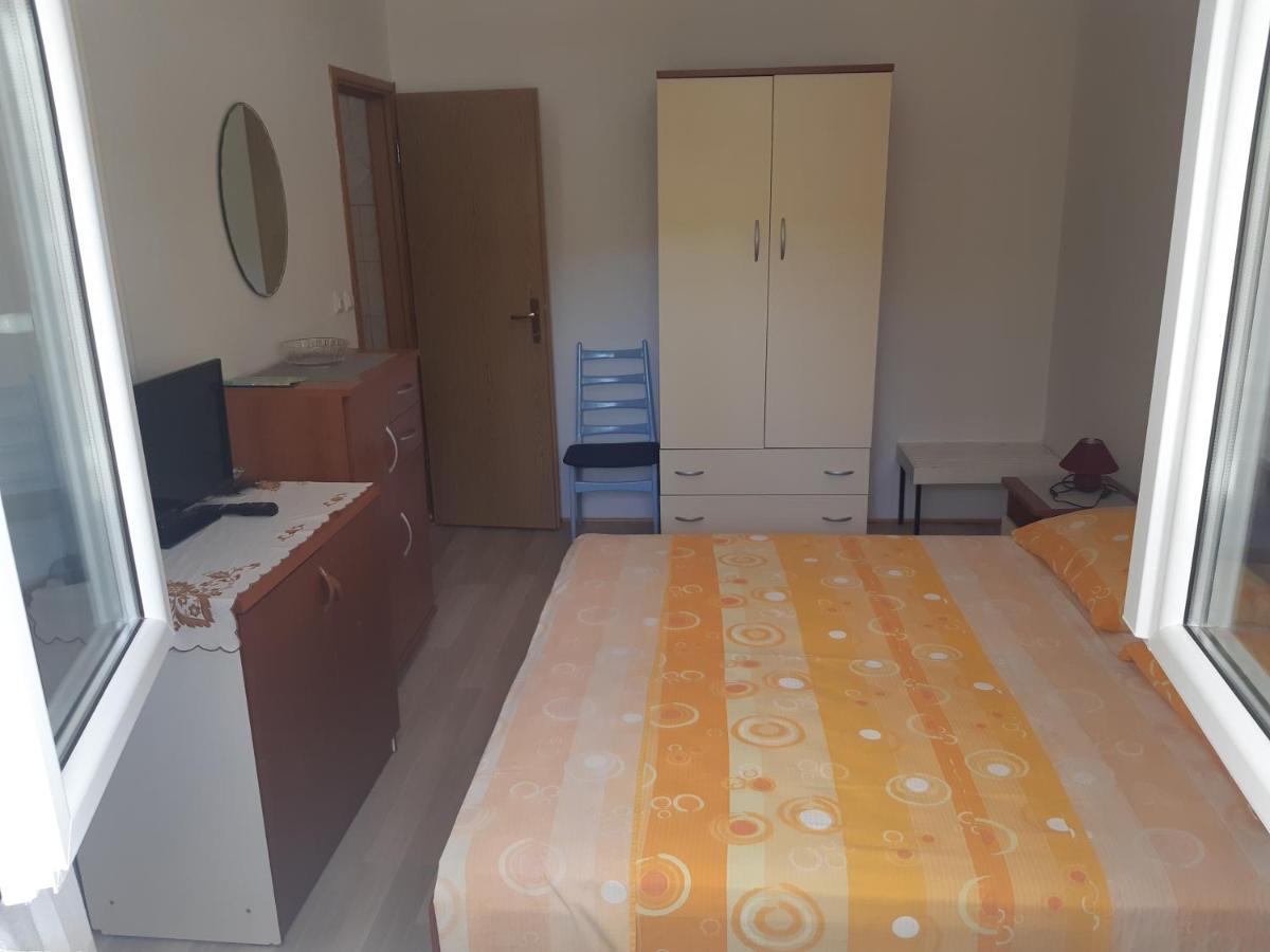 חוואר Apartments Julija מראה חיצוני תמונה