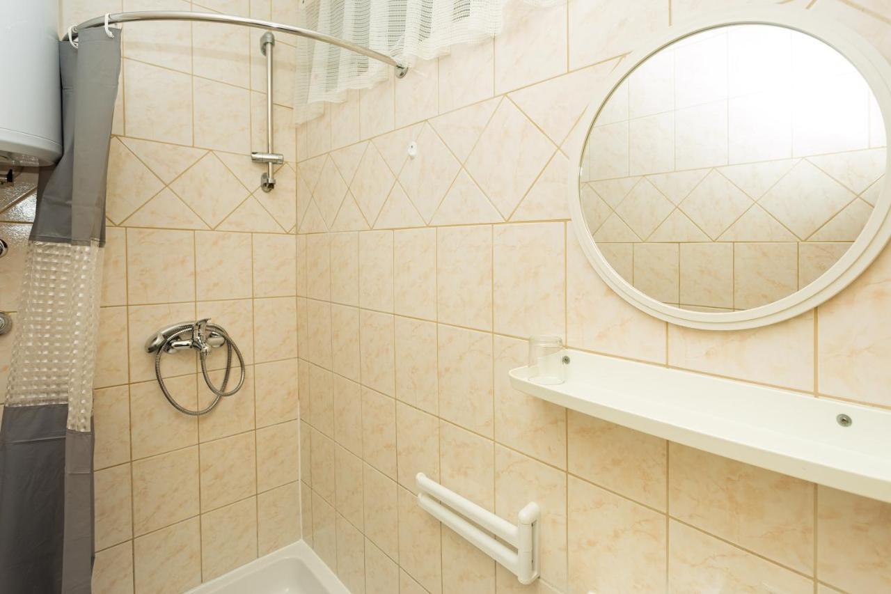 חוואר Apartments Julija מראה חיצוני תמונה