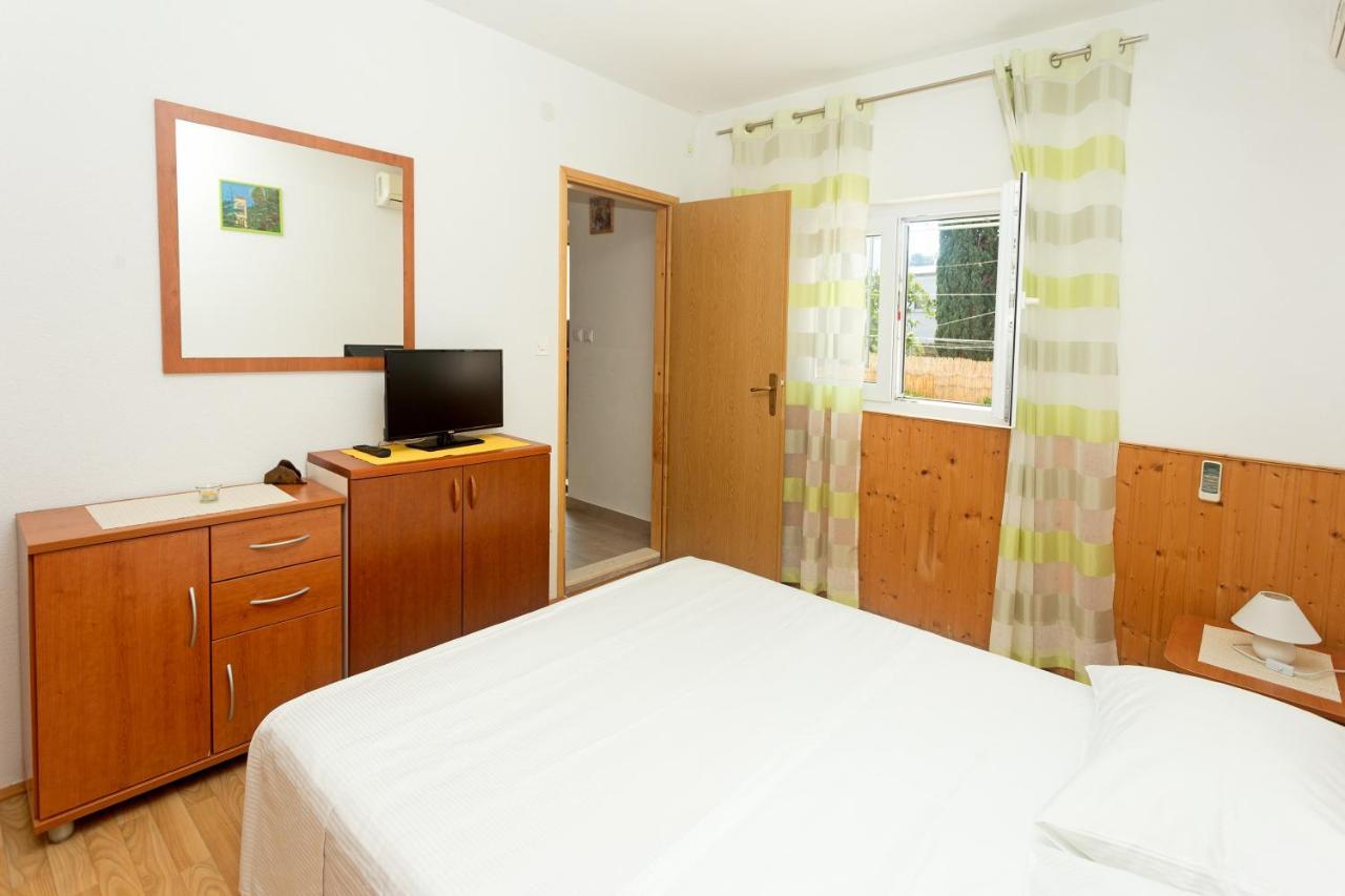 חוואר Apartments Julija מראה חיצוני תמונה