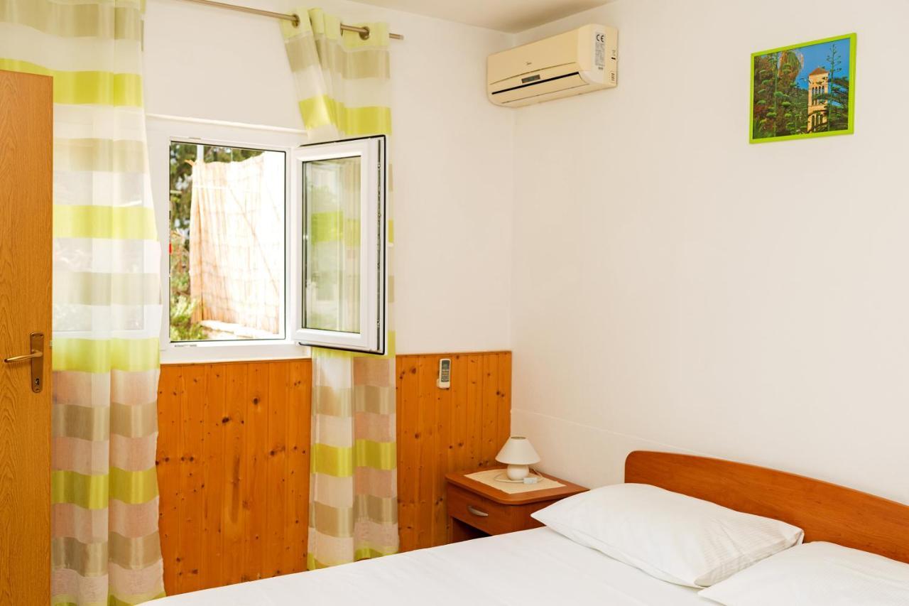 חוואר Apartments Julija מראה חיצוני תמונה