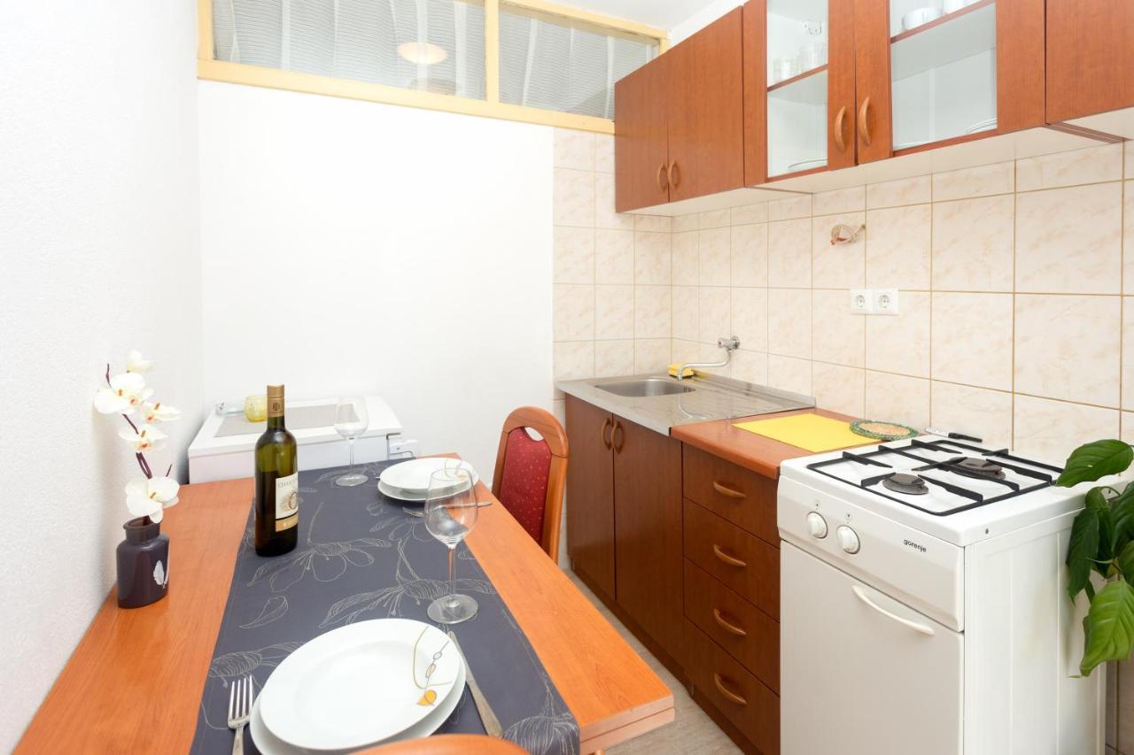 חוואר Apartments Julija מראה חיצוני תמונה