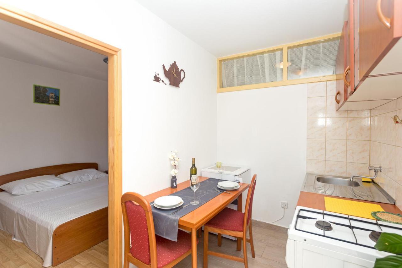 חוואר Apartments Julija מראה חיצוני תמונה