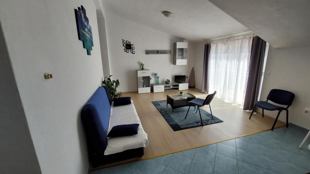חוואר Apartments Julija מראה חיצוני תמונה