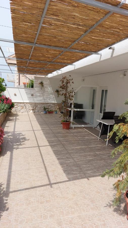 חוואר Apartments Julija מראה חיצוני תמונה