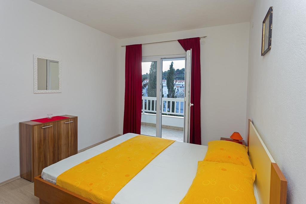 חוואר Apartments Julija מראה חיצוני תמונה
