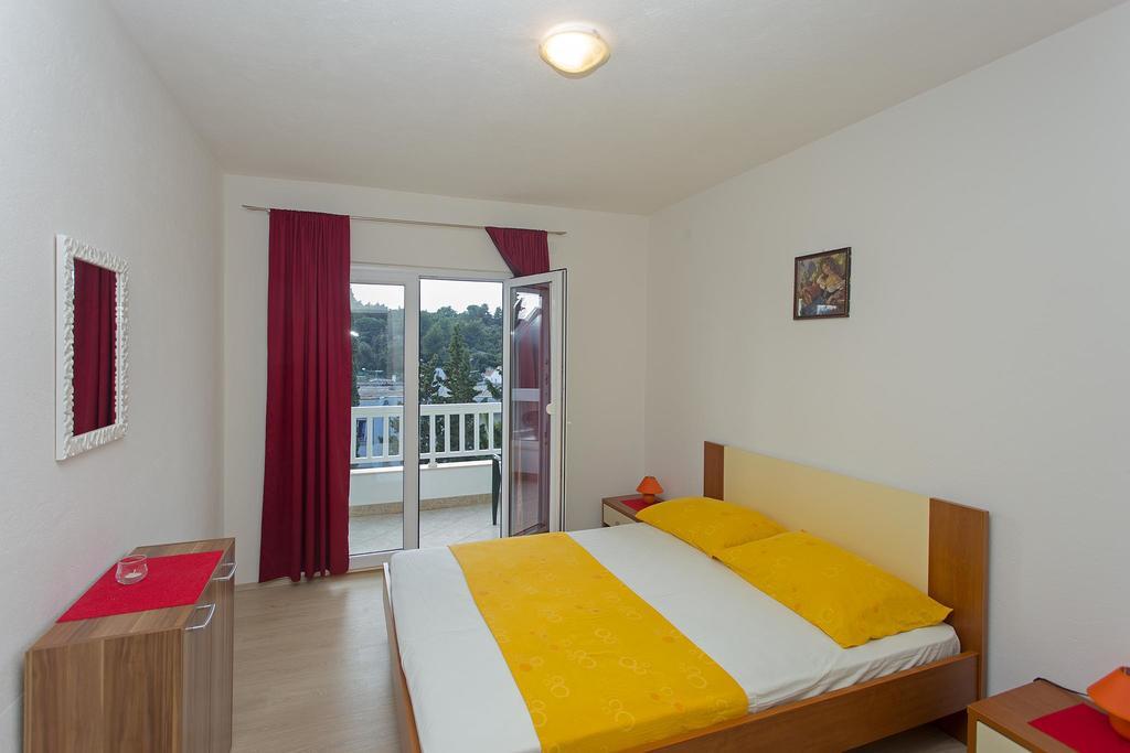 חוואר Apartments Julija מראה חיצוני תמונה