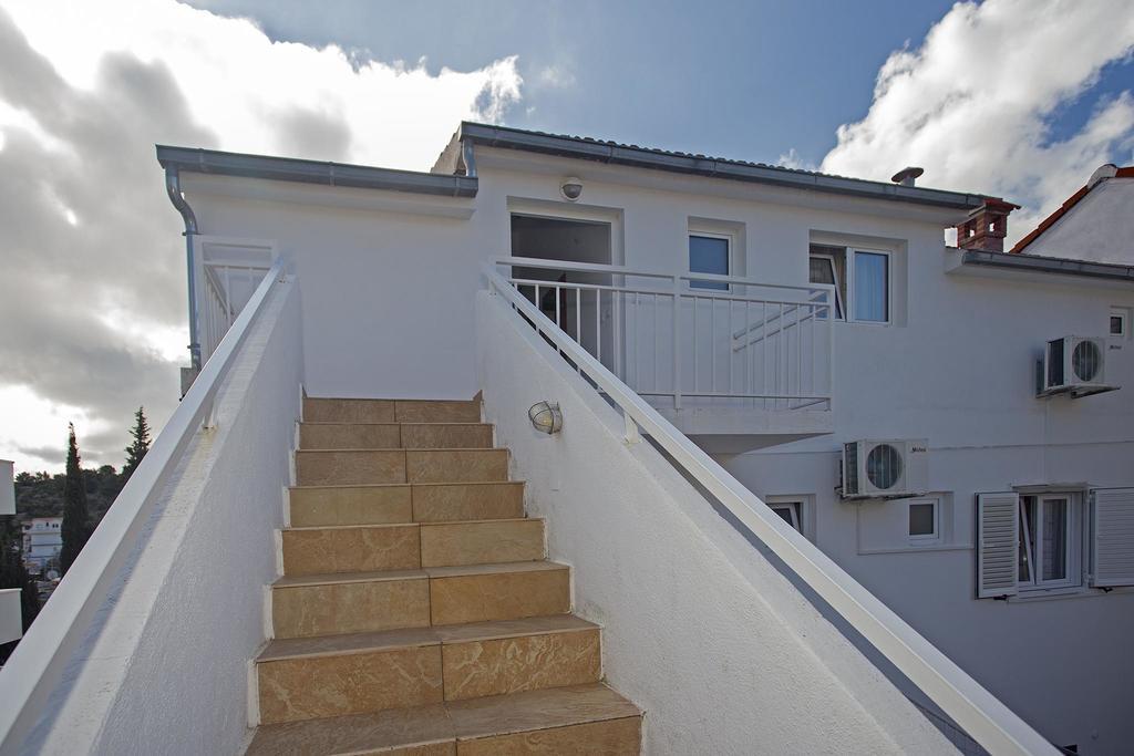 חוואר Apartments Julija מראה חיצוני תמונה