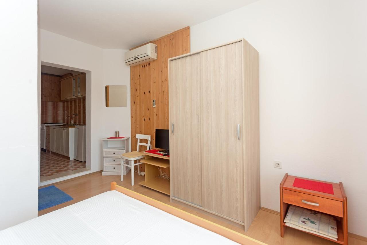 חוואר Apartments Julija מראה חיצוני תמונה
