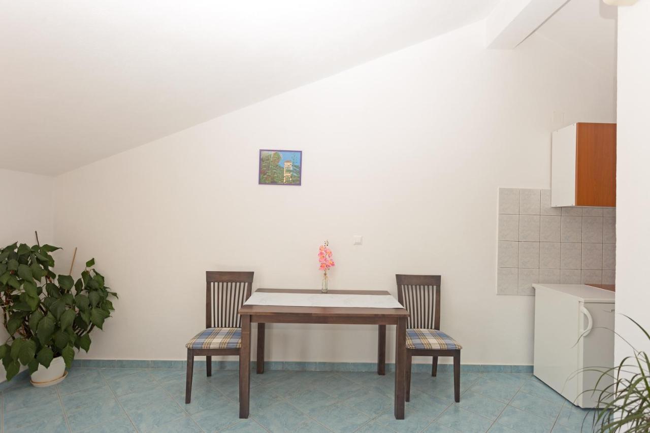 חוואר Apartments Julija מראה חיצוני תמונה