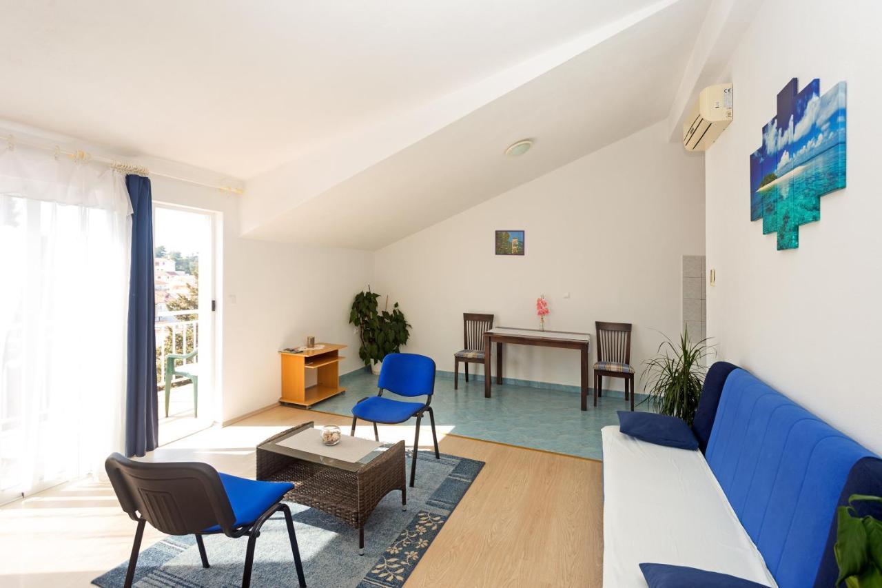 חוואר Apartments Julija מראה חיצוני תמונה