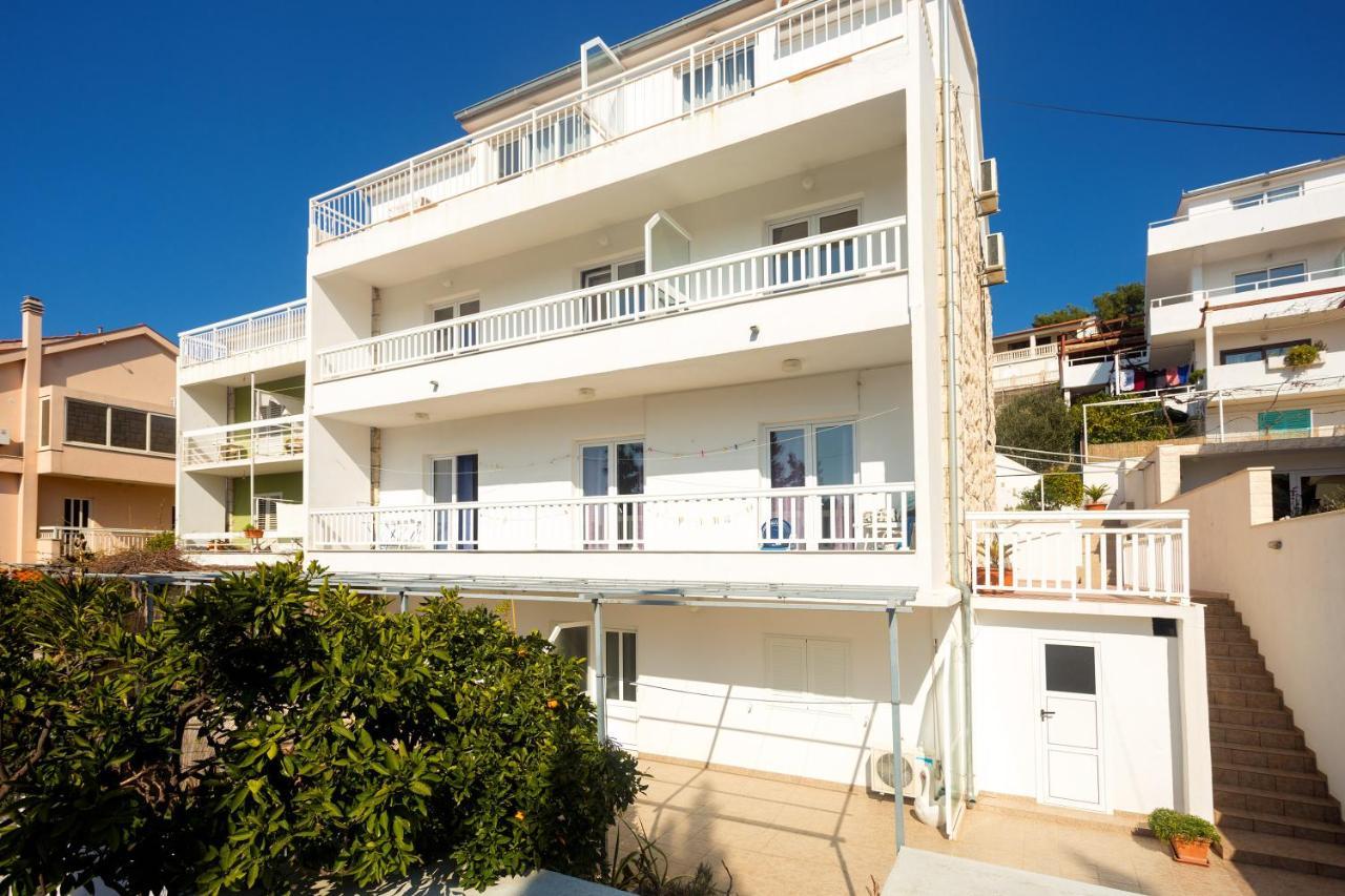 חוואר Apartments Julija מראה חיצוני תמונה